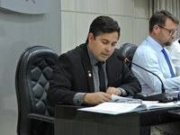 Altair Borges requer mais prazo para análise de dois projetos que tramitam na Câmara Municipal
