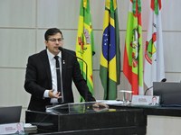 Altair Borges sugere melhorias e limpeza no canteiro e passeio situados no acesso aos Loteamentos Cardoso e Vida Nova