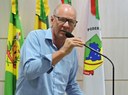Artemio José Flach utiliza a Tribuna Popular e destaca os 35 anos de fundação do Sicoob Original Artemio José Flach utiliza a Tribuna Popular e destaca os 35 anos de fundação do Sicoob Original