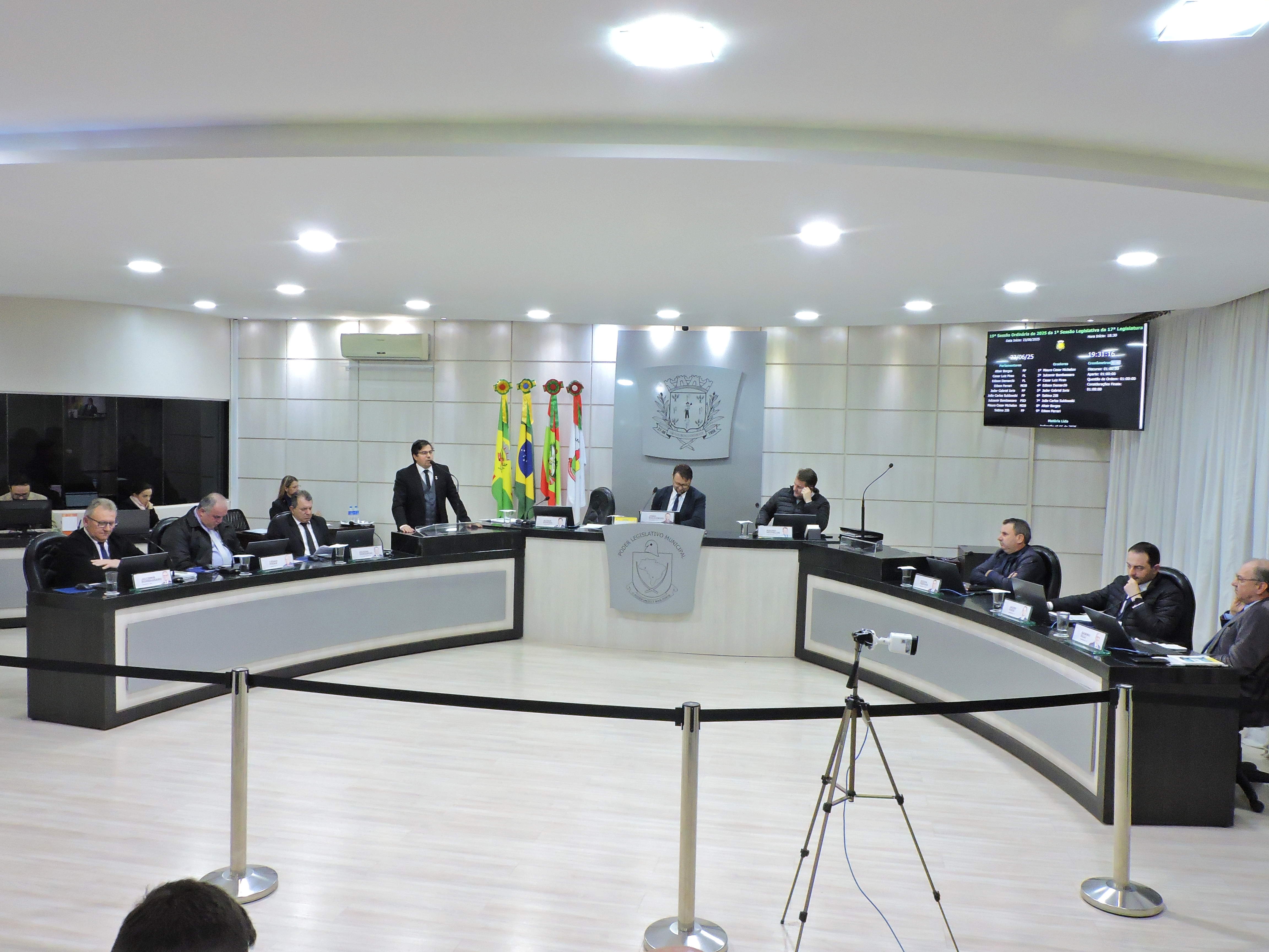 Câmara aprova isenção de taxa de inscrição em concursos para grupos que exercem serviços relevantes à sociedade