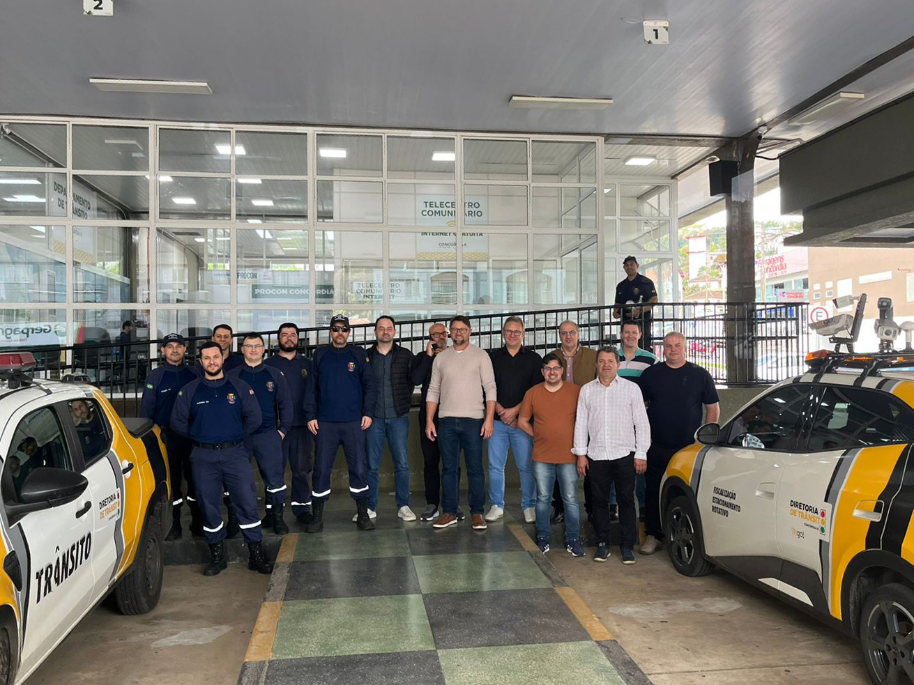 Câmara de São Lourenço do Oeste visita Concórdia para conhecer estacionamento rotativo