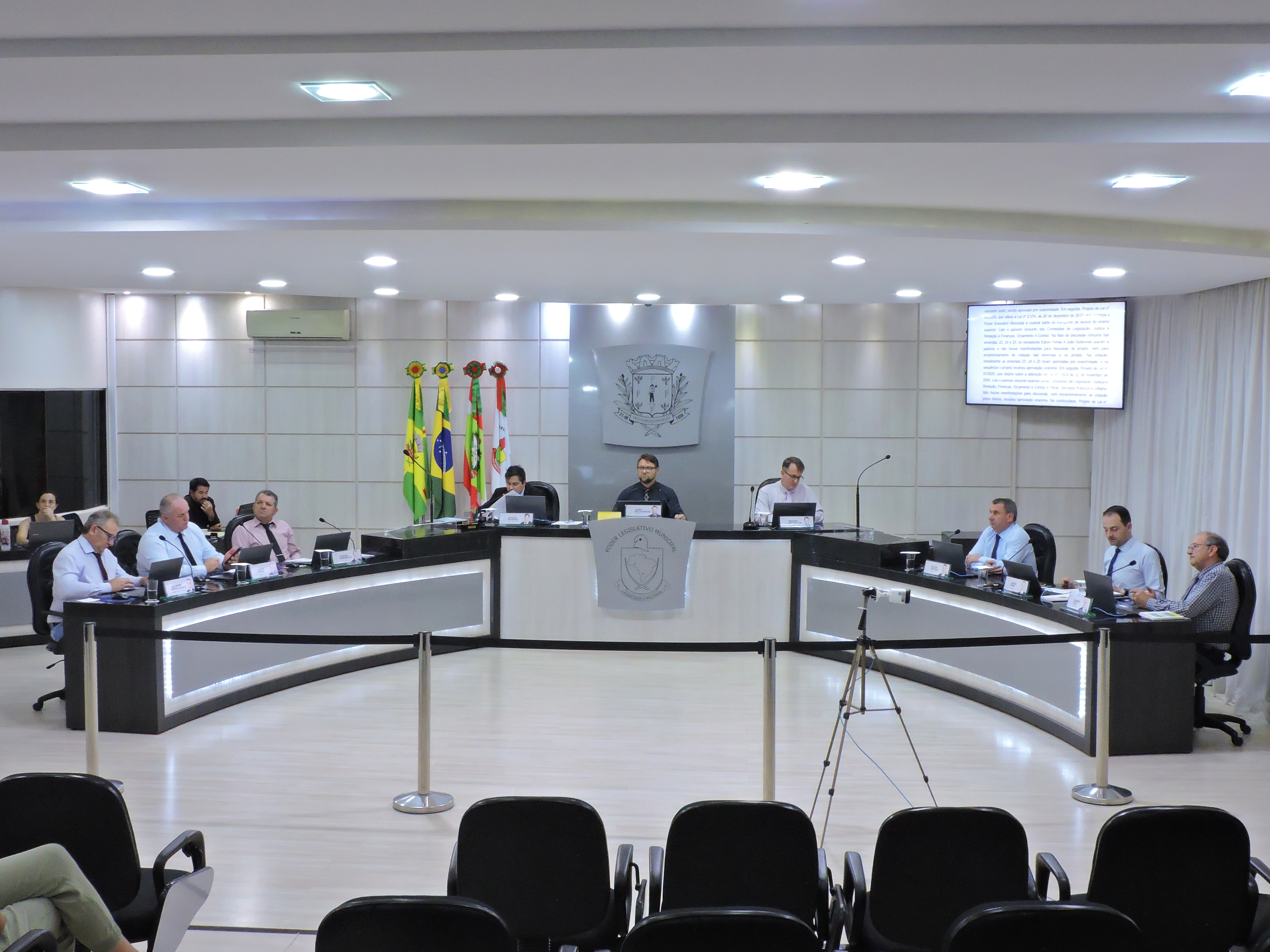 Câmara Municipal aprova criação de novas vagas para professor substituto