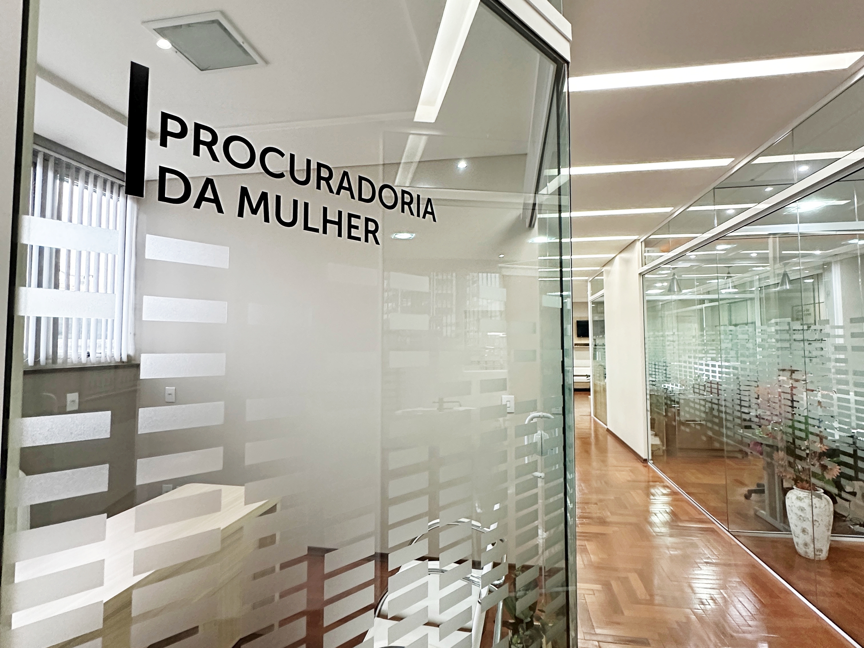 Câmara Municipal de São Lourenço do Oeste reforça atuação da Procuradoria Especial da Mulher durante a campanha Agosto Lilás