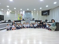 Conhecendo o Legislativo: Alunos da EBM. Maria Goretti visitam a Câmara Municipal