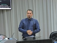 Edson Ferrari sugere instalação de ares-condicionados nas salas de aula da EBM São Roque 