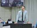 Jader Ioris faz sugestões de melhorias na estrutura de instituição escolar e demarcação de vagas de estacionamento no centro