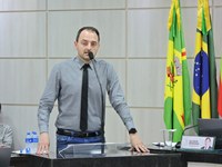 Jader Ioris sugere fechamento de lateral do ginásio e área coberta da EBM Irmã Cecília