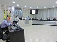 Legislativo aprova alteração na Lei que trata de contratação de profissionais para escolinhas do CDM
