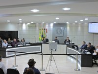 Legislativo aprova criação de novas vagas para agente de operação de veículos de equipamentos rodoviários e operador de máquinas
