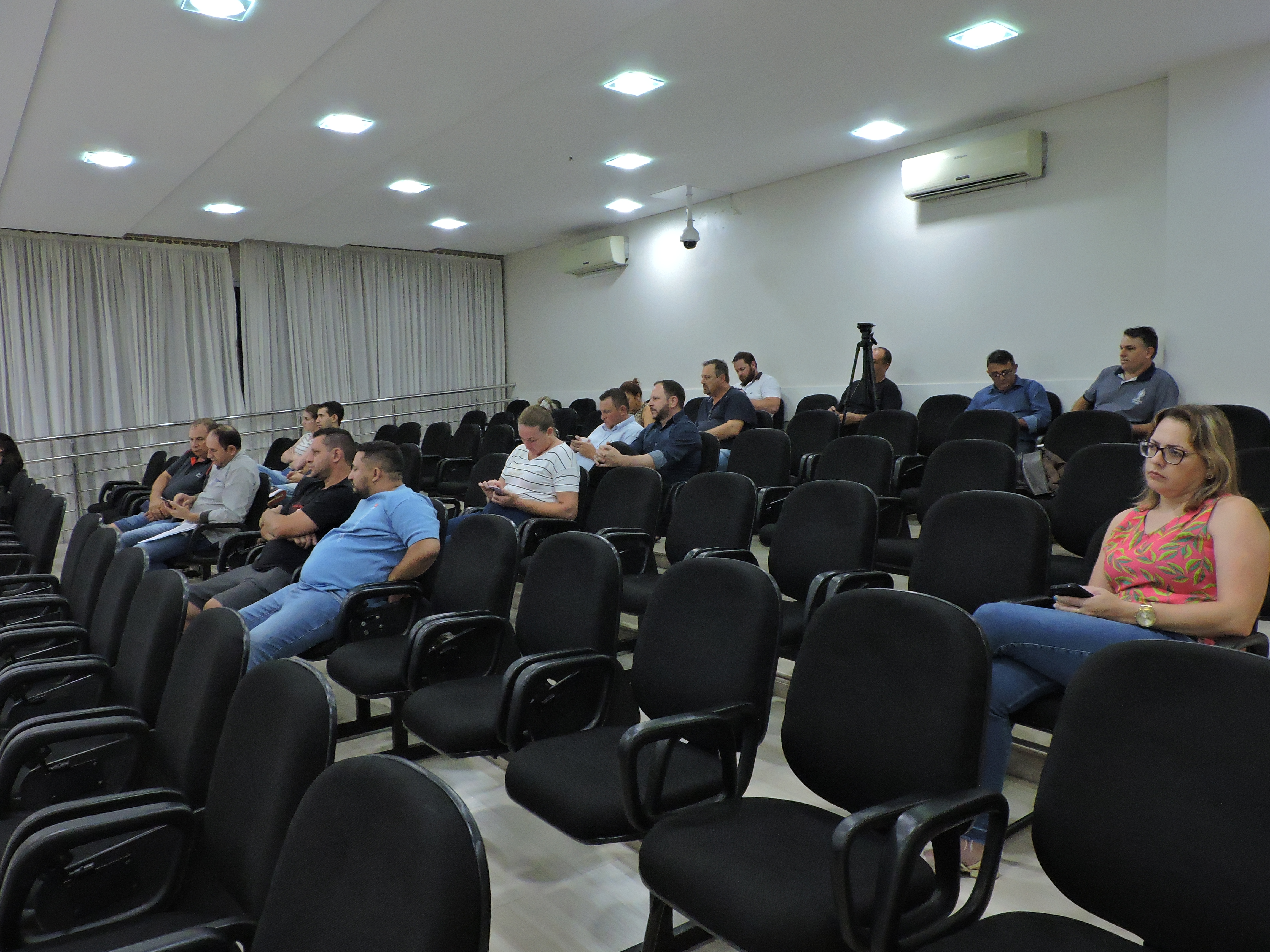 Legislativo autoriza cessão de uso de dois veículos do Município para as Polícias Civil e Militar 