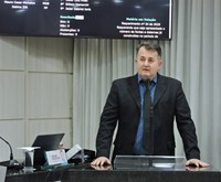 Mauro Michelon sugere melhorias na iluminação e coleta de lixo na Rua Justina Bodanese Moretto