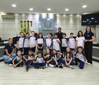 Programa “Conheça o Legislativo” recebe alunos da ESFA na Câmara de São Lourenço do Oeste