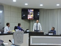 Qualidade e cor amarelada de água distribuída é tema de requerimento com pedido de informações na Câmara Municipal