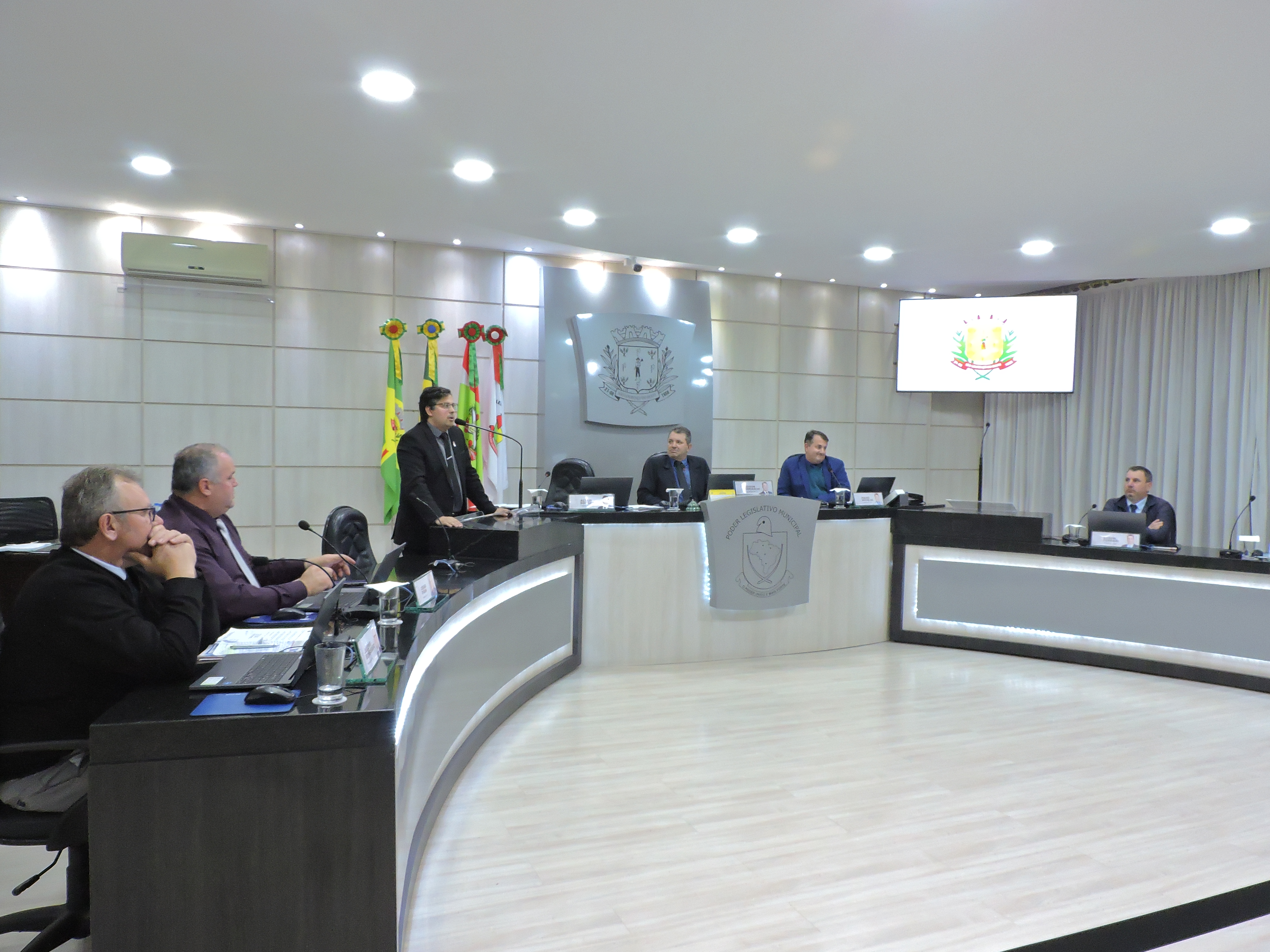 Vereador Altair Borges solicita informações sobre projetos ambientais em tramitação na Câmara