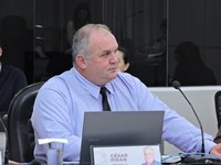 Vereador César Piran sugere aquisição de desfibrilador para uso em eventos esportivos