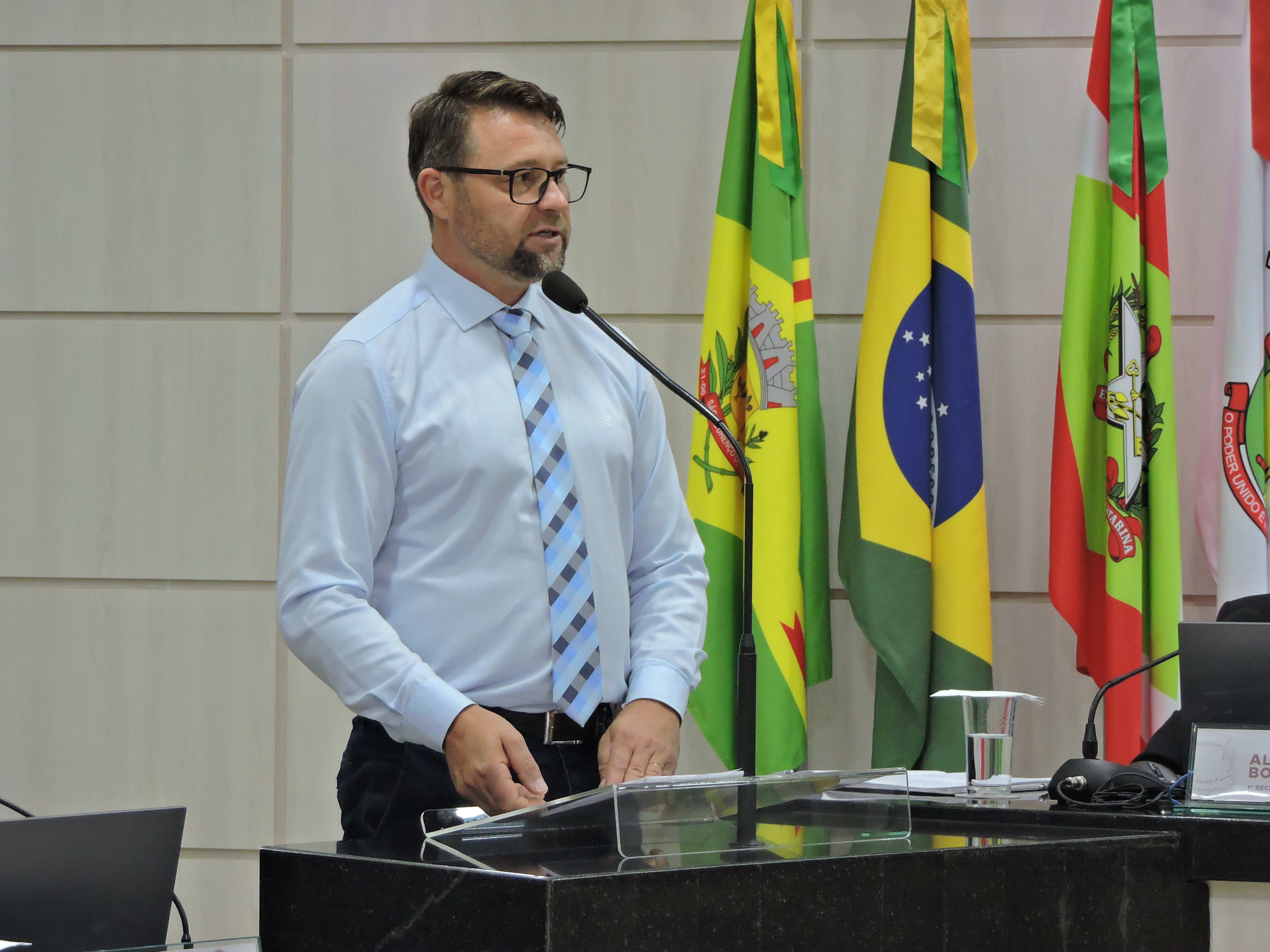 Vereador João Suldowski sugere ampliação de atendimento de educador físico aos clubes de idosos dos distritos