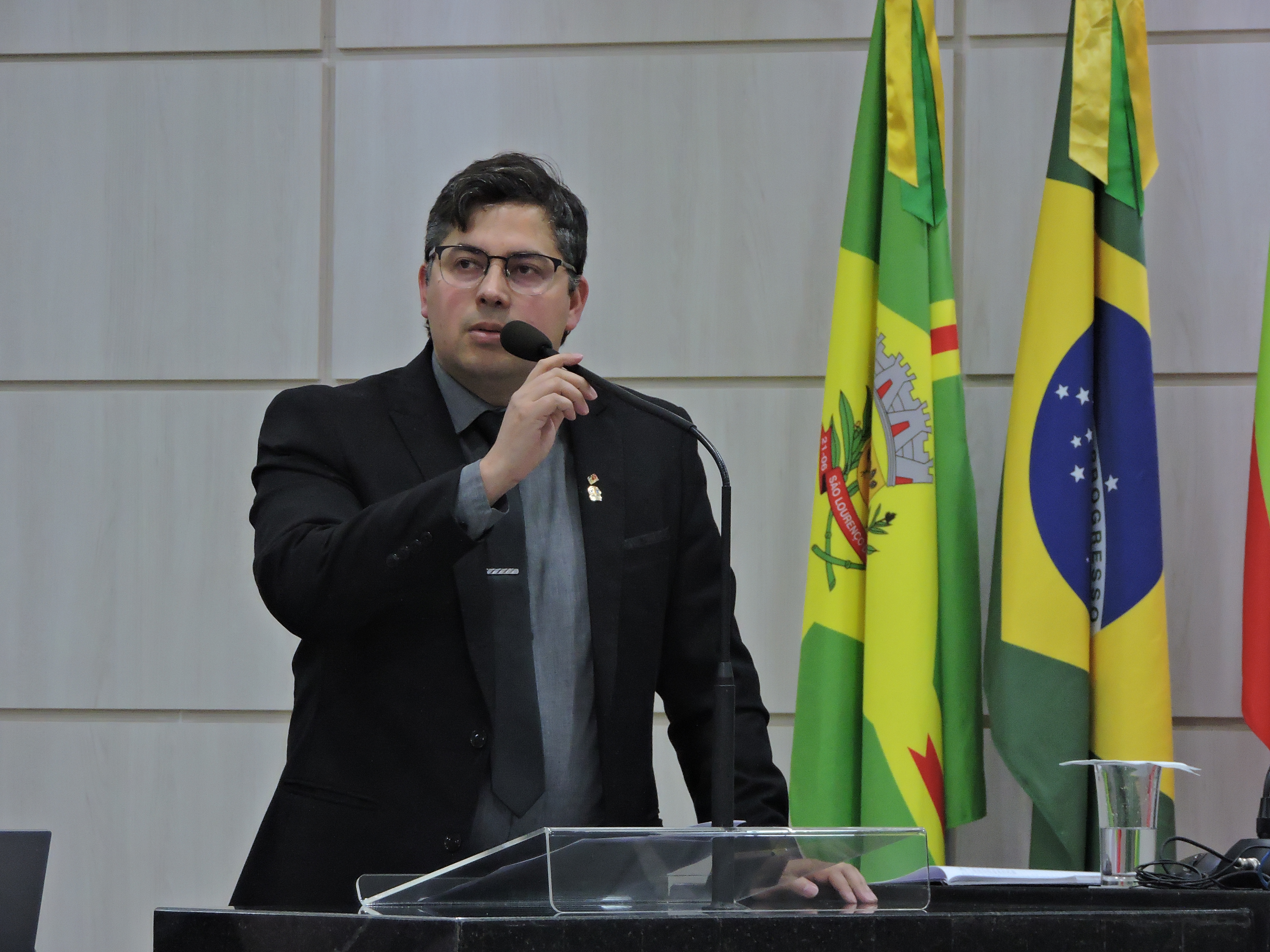 Vereador solicita informações ao SITRASLO sobre revisão do Estatuto dos Servidores