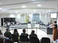 Vereadores aprovam novos valores na bolsa estágio e auxílio transporte de estudantes contratados pelo município