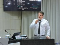 Vereadores requerem informações sobre abertura de rua aprovada há mais de trinta anos 