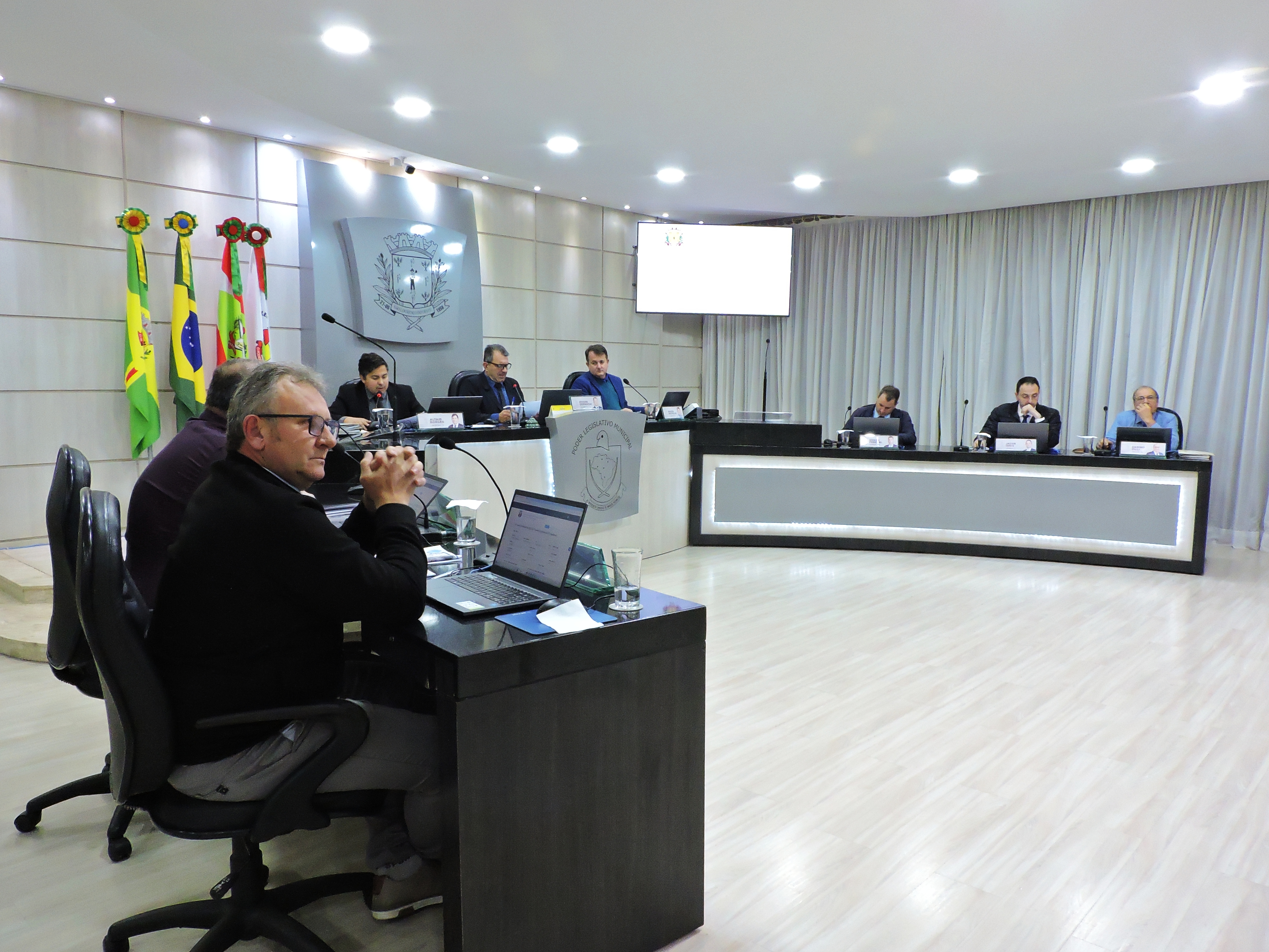 Vereadores propõem emenda à Lei Orgânica de São Lourenço do Oeste para adequação à Constituição Federal e decisões do STF